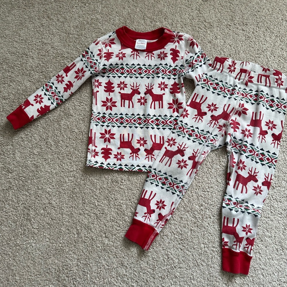 Hanna Andersson 3T Red and White Reindeer Pajama Set